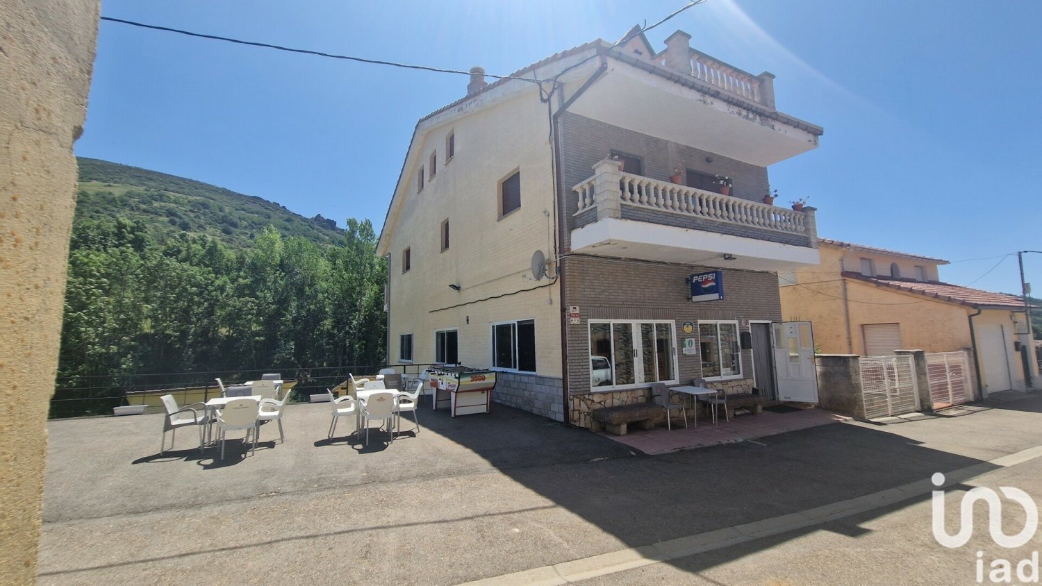 Hotel de 7 dormitorios en León, Spain No. 293813