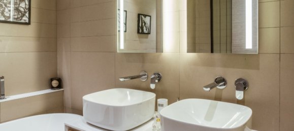 4 bedrooms Villa in Dubai, UAE No. 160 10