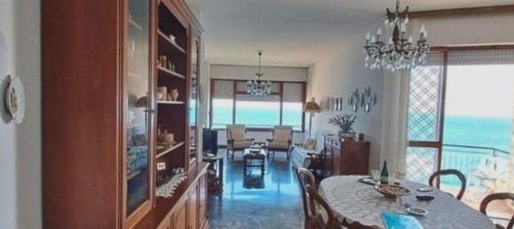 4 bedrooms Apartment in Varazze, Italy No. 381634 3