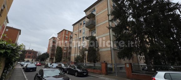 2 Schlafzimmer Wohnung in Bologna, Italy, Nr. 25158 11