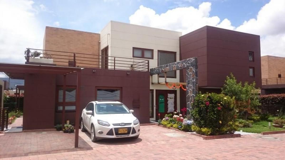 3 bedrooms House in Cundinamarca, Colombia No. 988