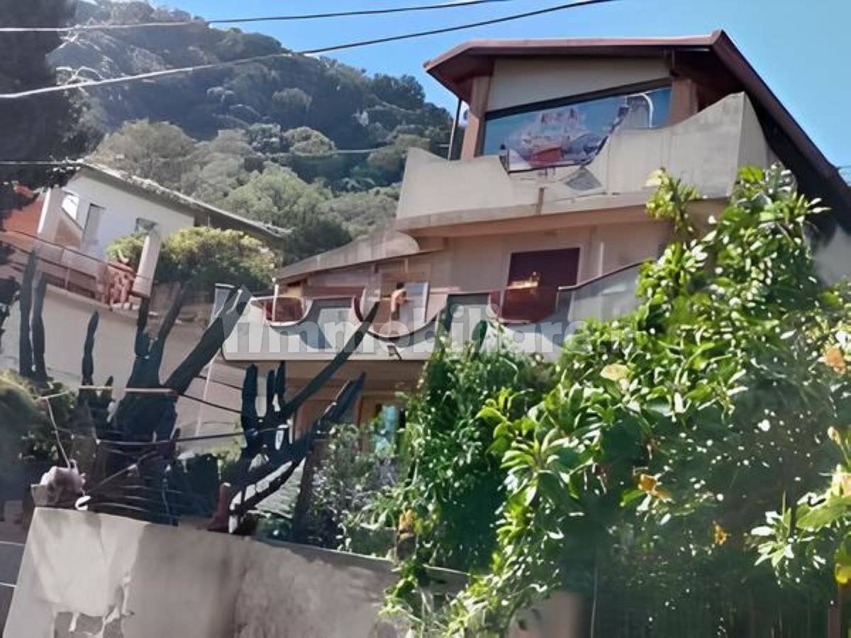 Вилла с 5 спальнями в Таормина, Италия № 37128