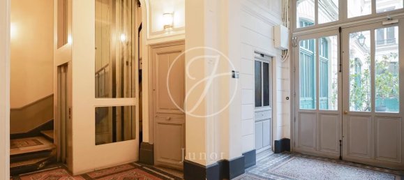 5 bedrooms Apartment in Paris, France No. 131348 28