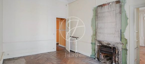 5 bedrooms Apartment in Paris, France No. 131348 18