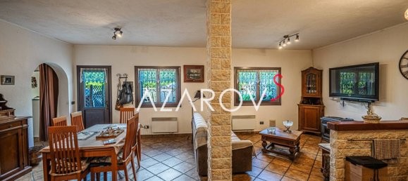 Villa de 4 dormitorios en Soldano, Italy No. 171017 10