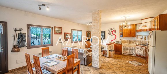 Villa de 4 dormitorios en Soldano, Italy No. 171017 2