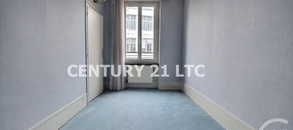 2 bedrooms Apartment in Charenton-le-Pont, France No. 136216 3