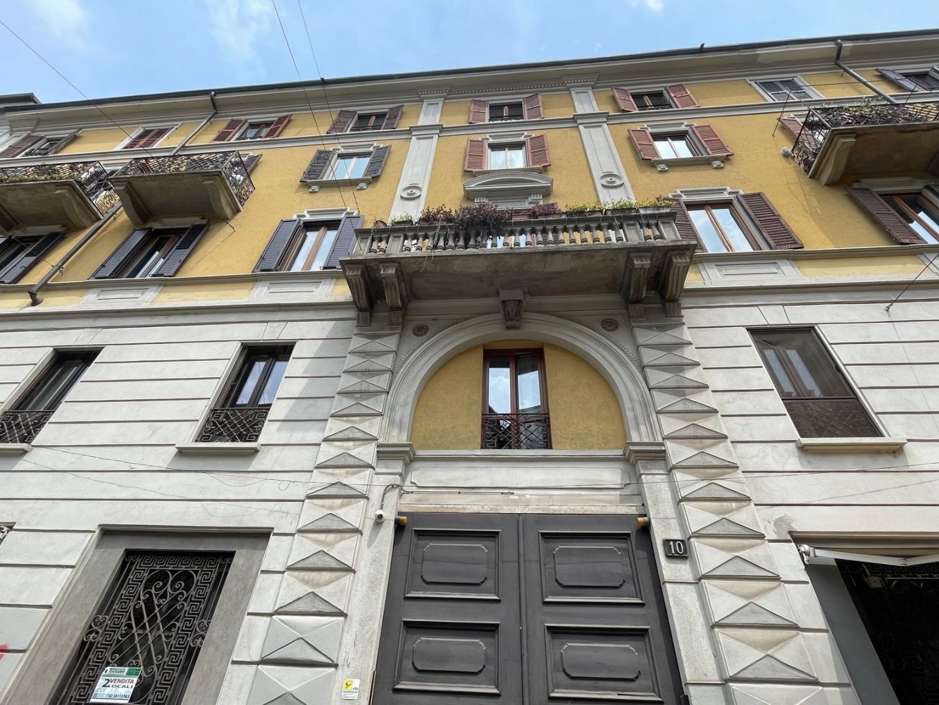 3 rooms Apartment in Milan, Italy No. 336921