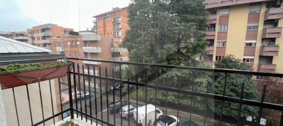 1-salle Propriété commerciale à San Donato Milanese, Italy No. 17706 6