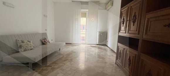 1-salle Propriété commerciale à San Donato Milanese, Italy No. 17706 4