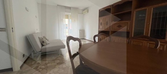 1-salle Propriété commerciale à San Donato Milanese, Italy No. 17706 3