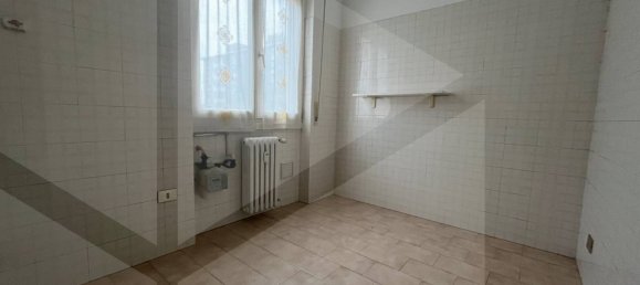 1-salle Propriété commerciale à San Donato Milanese, Italy No. 17706 20