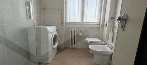 1-salle Propriété commerciale à San Donato Milanese, Italy No. 17706 25