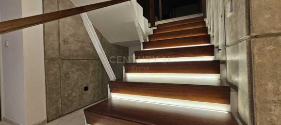 Вилла с 4 спальнями в Трахони, Кипр № 11880 8