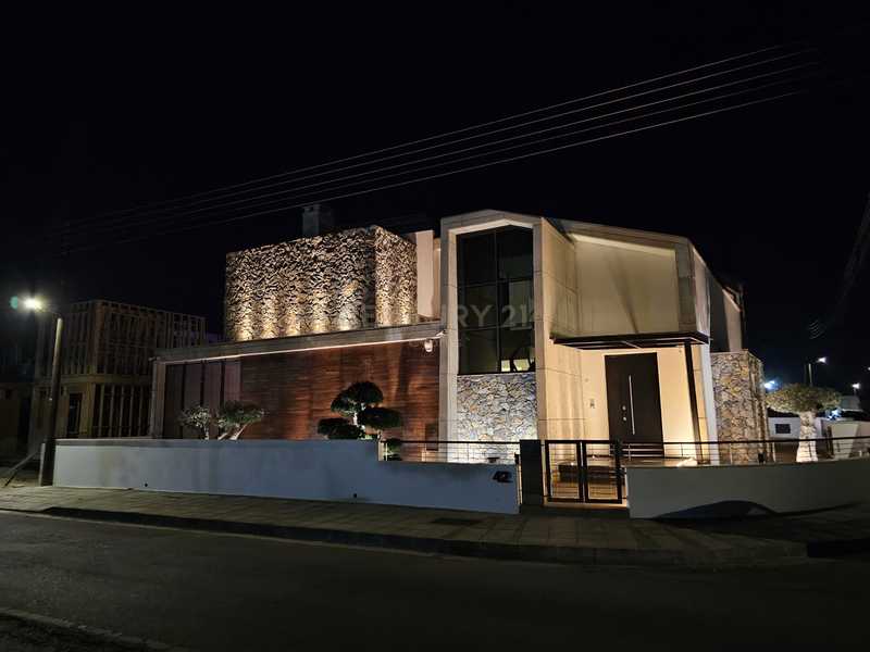 Вилла с 4 спальнями в Трахони, Кипр № 11880