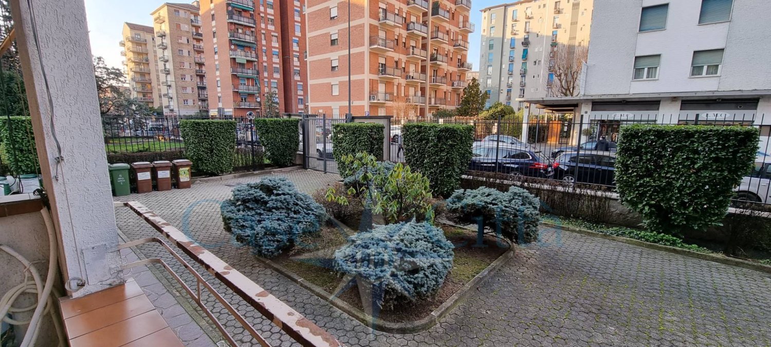 Квартира с 1 спальней в Милан, Италия № 348871