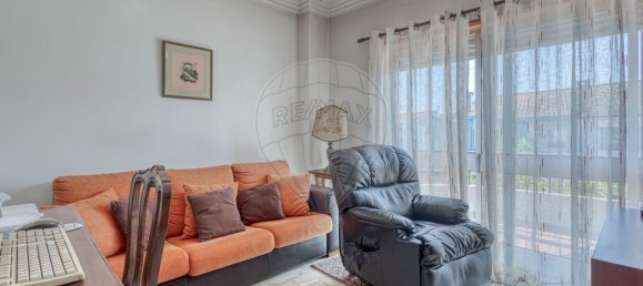 Дом с 4 спальнями в Матозиньюш, Португалия № 25545 14