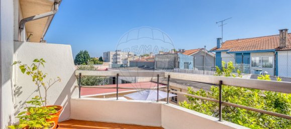 Дом с 4 спальнями в Матозиньюш, Португалия № 25545 15