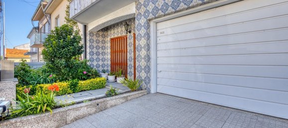 Дом с 4 спальнями в Матозиньюш, Португалия № 25545 2