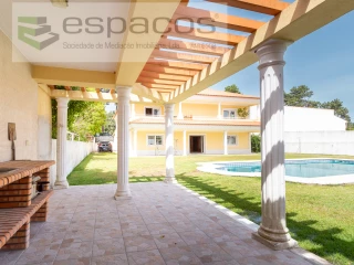 5 غرف نوم منزل في Corroios, Portugal رقم 86226