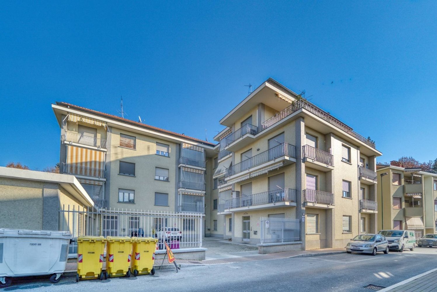 3 rooms Apartment in Trofarello, Italy No. 53261