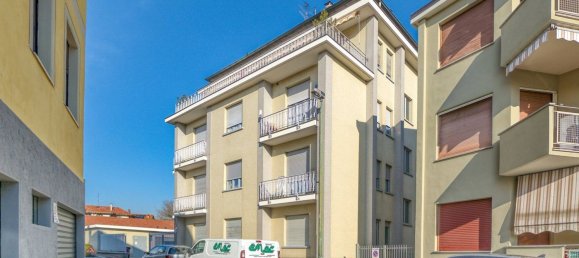 3 rooms Apartment in Trofarello, Italy No. 53261 2