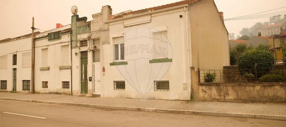 Casa de 3 dormitorios en Porto, Portugal No. 30085 3