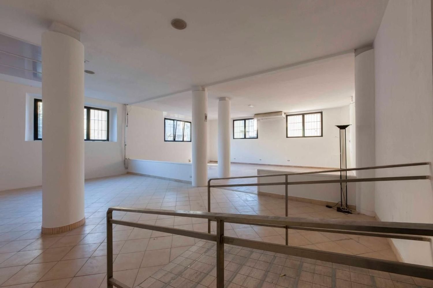  عقار تجاري في Poggibonsi, Italy 160متر مربع رقم 14253