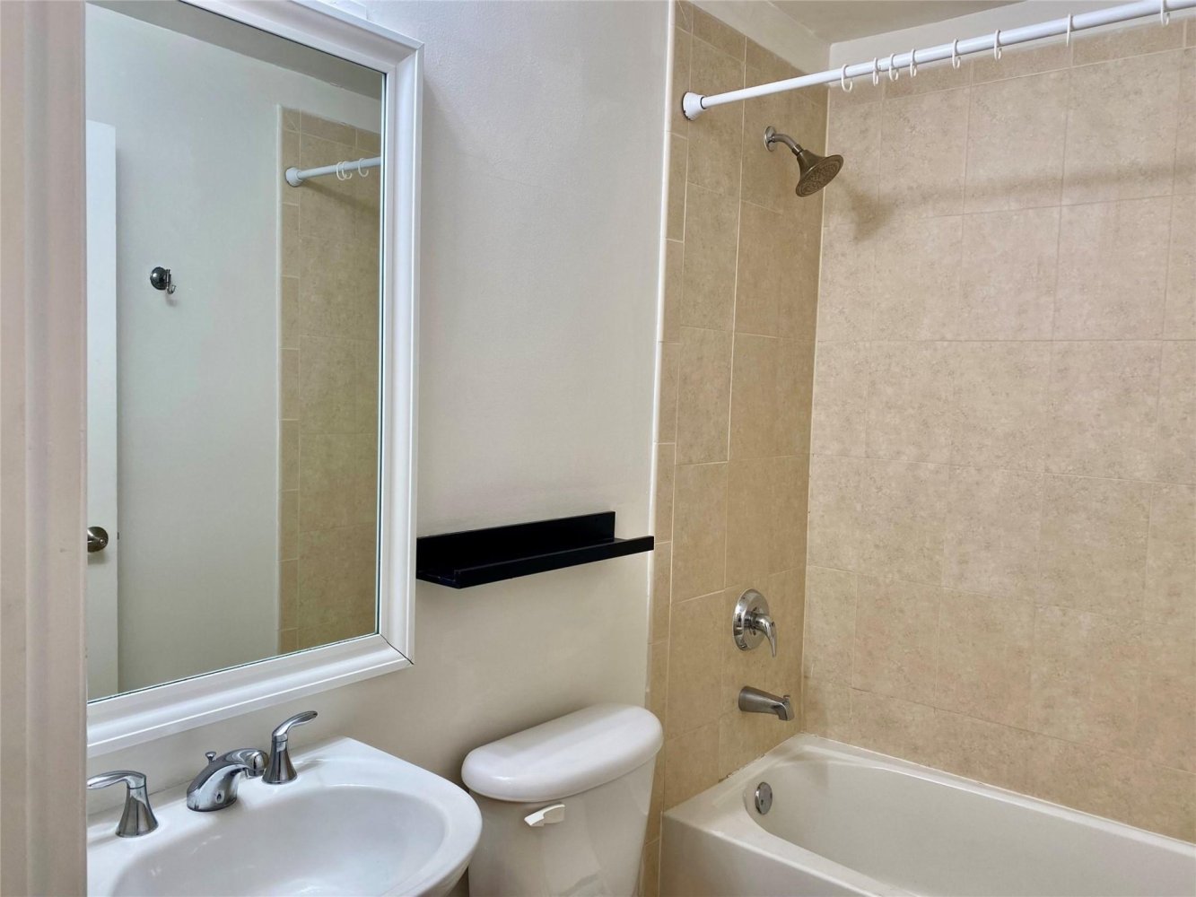 3 dormitorios propiedad comercial en alquiler en Miami, Miami-Dade, Florida, USA № 613546