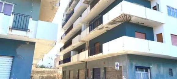 5-salle Appartement à Milazzo, Italy No. 302650 3