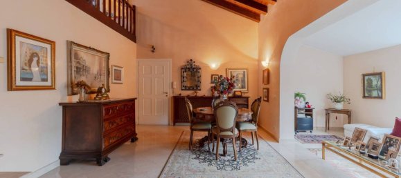 2 bedrooms House in Venice, Italy No. 154029 5