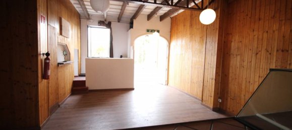 Бар с 3 спальнями в Маон, Испания № 701 3