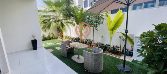 3 bedrooms Villa in Dubai, UAE No. 24497 12