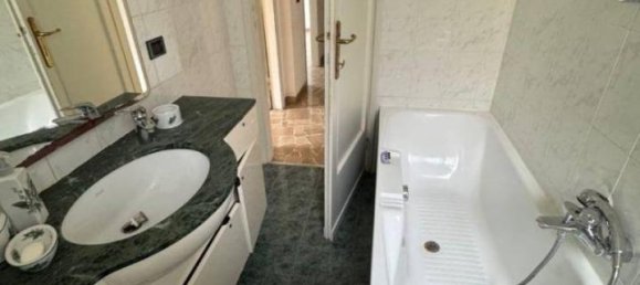 4-Zimmer Wohnung in Florence, Italy, Nr. 37729 10