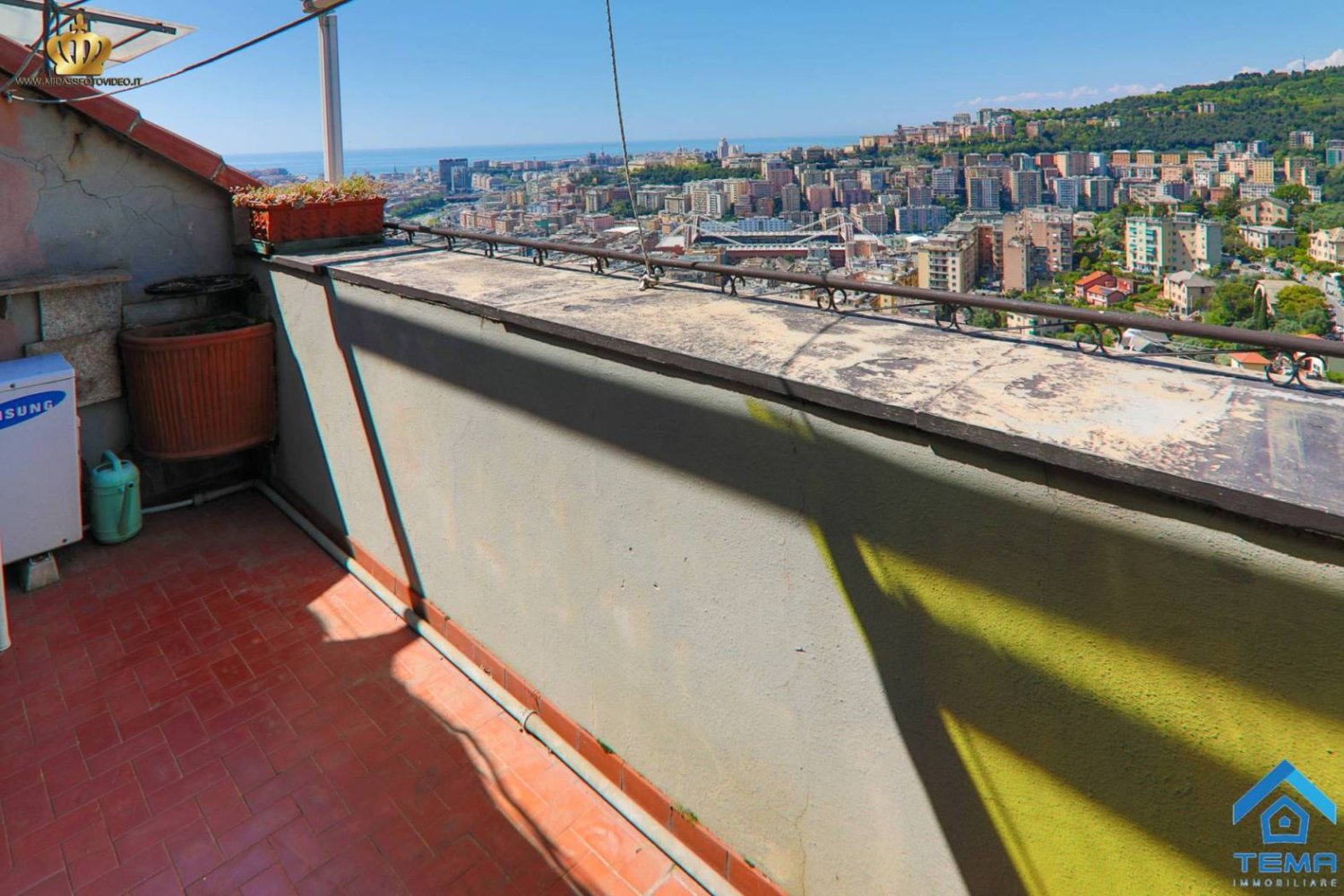 2 Schlafzimmer Wohnung in Genoa, Italy, Nr. 352387