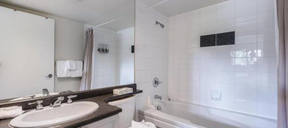 2 bedrooms Condo in British Columbia, Canada No. 1158 10