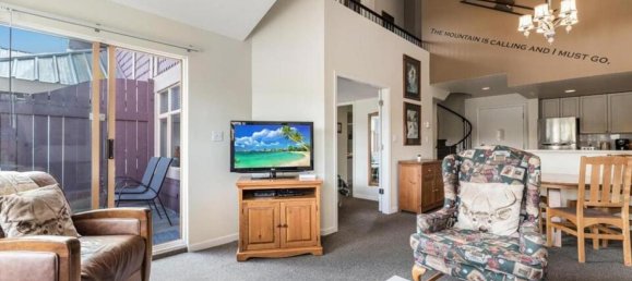 2 bedrooms Condo in British Columbia, Canada No. 1158 2