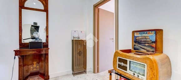 3 bedrooms Apartment in Rome, Italy No. 312856 8