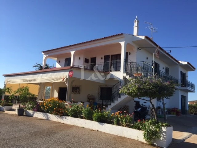 3 bedrooms Commercial property in Tavira, Portugal No. 139676