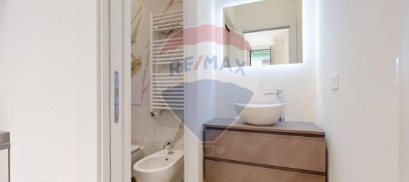 1 bedroom Apartment in Milan, Italy No. 319434 8