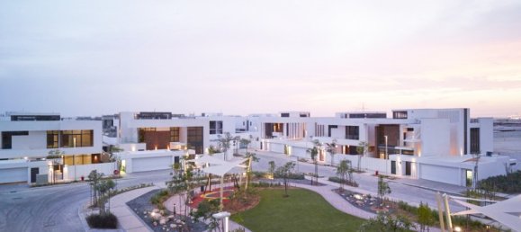 5 bedrooms Villa in Yas Island, UAE No. 9235 3