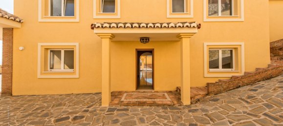 4 bedrooms Villa in Benalmadena, Spain No. 44308 6