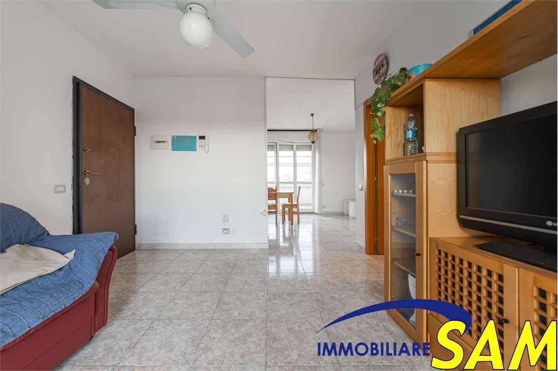 3-Zimmer Penthouse in Rozzano, Italy, Nr. 65526