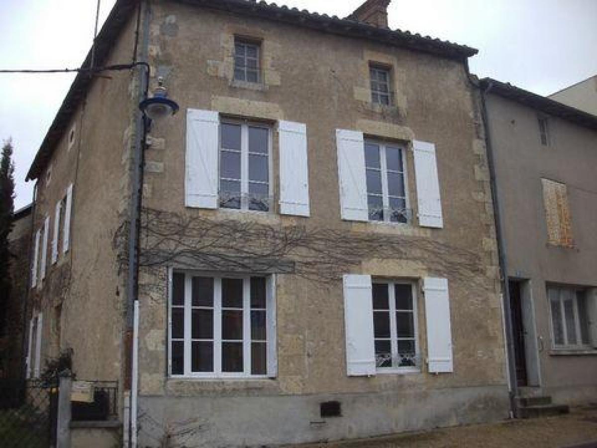 4 bedrooms House in Thenezay, France No. 32367
