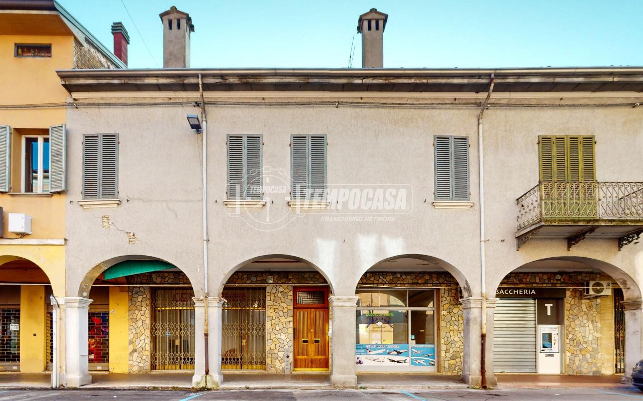 3 rooms Apartment in Cento, Italy No. 169340
