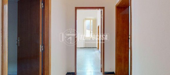 3 rooms Apartment in Cento, Italy No. 169340 3