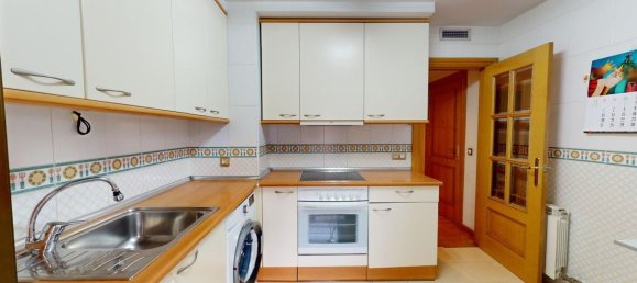 Apartamento de 4 dormitorios en Zaragoza, Spain No. 64496 11