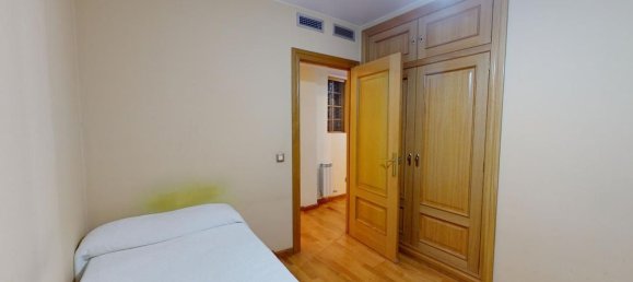 Apartamento de 4 dormitorios en Zaragoza, Spain No. 64496 29