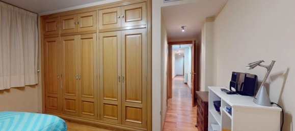 Apartamento de 4 dormitorios en Zaragoza, Spain No. 64496 35