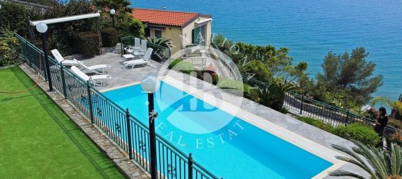 8 rooms Villa in Sanremo, Italy No. 106590 3